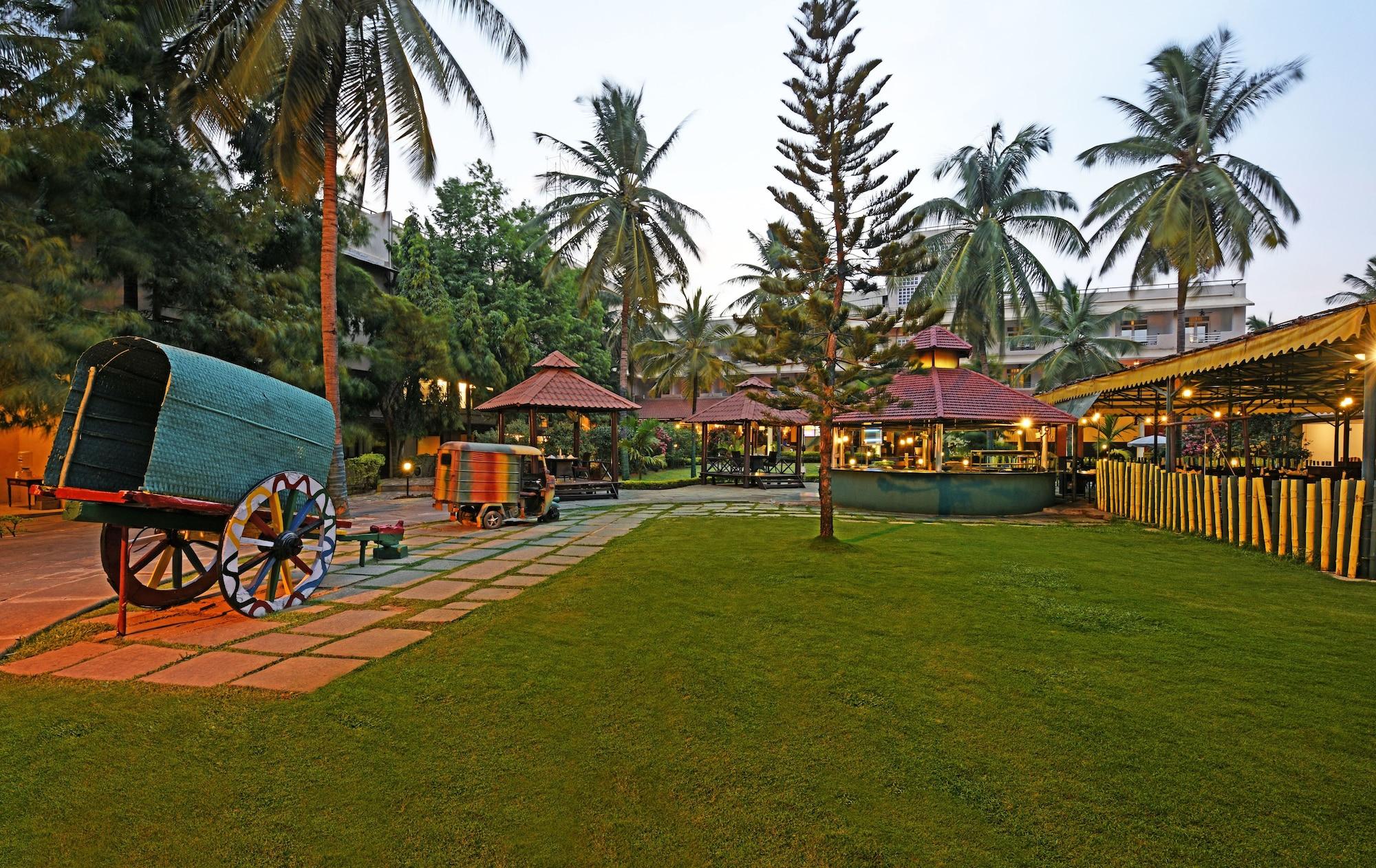 Royal Orchid Resort & Convention Centre, Yelahanka Bangalore Exterior foto