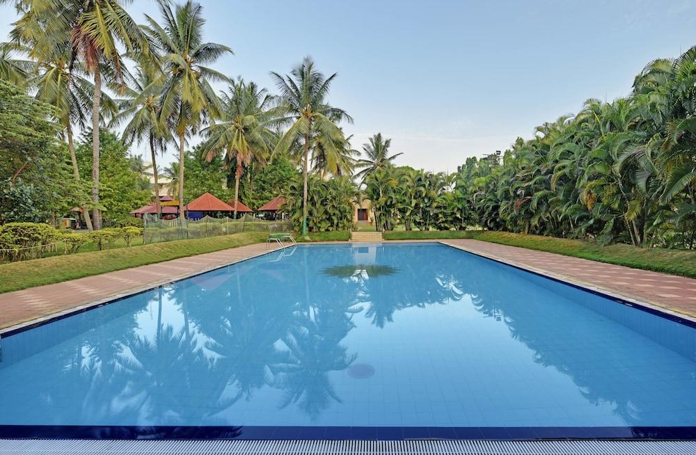 Royal Orchid Resort & Convention Centre, Yelahanka Bangalore Exterior foto