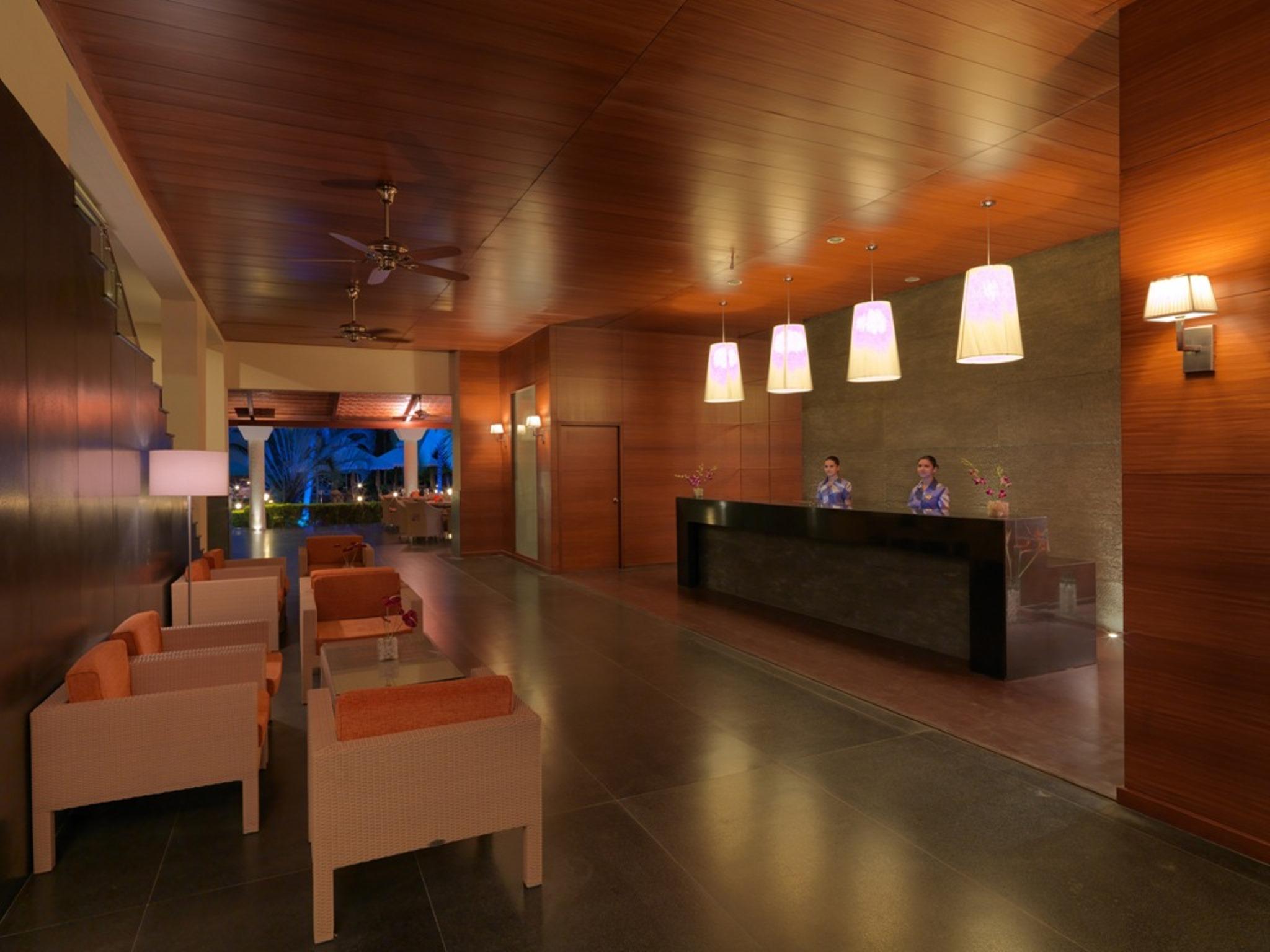 Royal Orchid Resort & Convention Centre, Yelahanka Bangalore Exterior foto