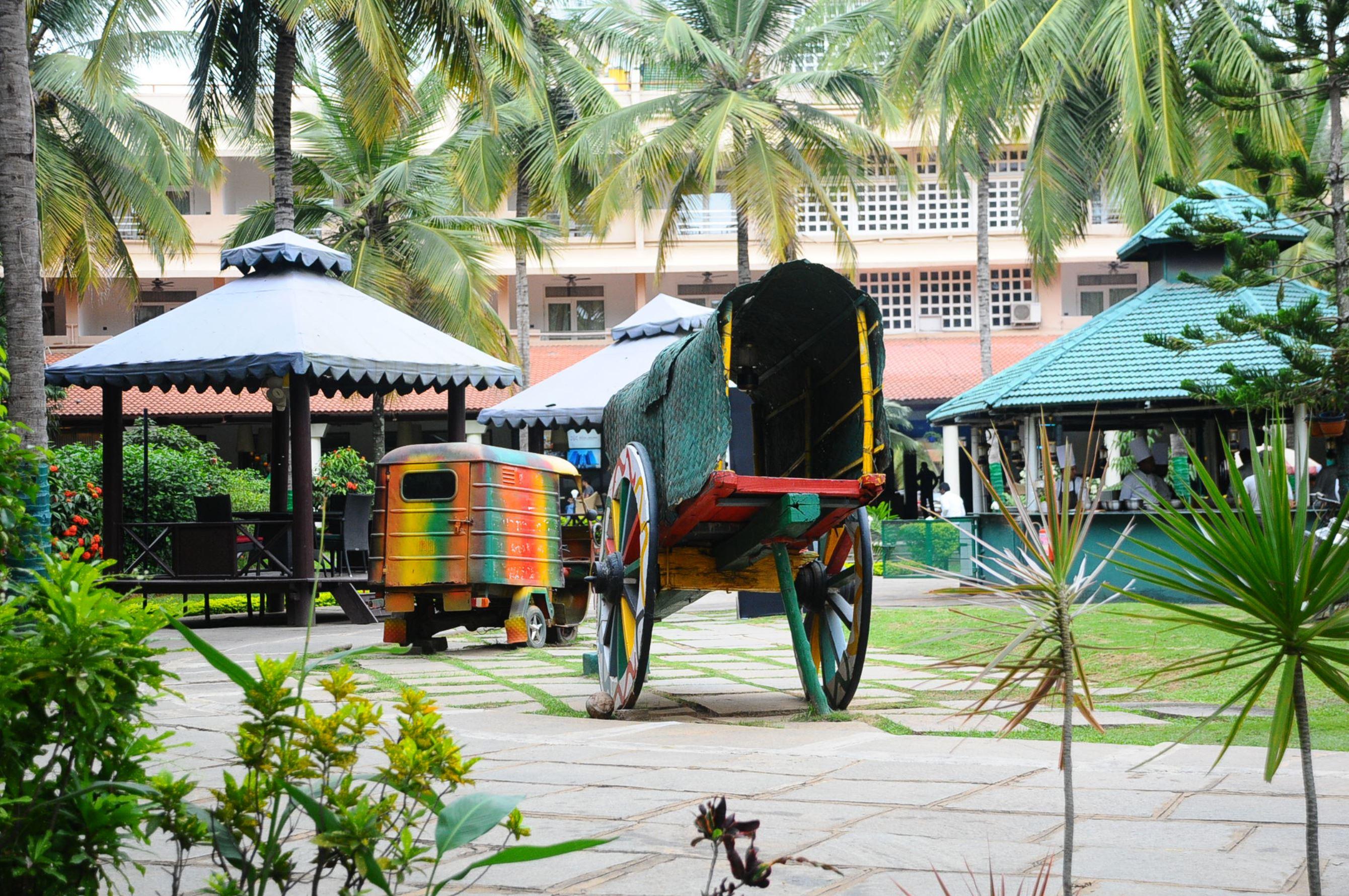 Royal Orchid Resort & Convention Centre, Yelahanka Bangalore Exterior foto