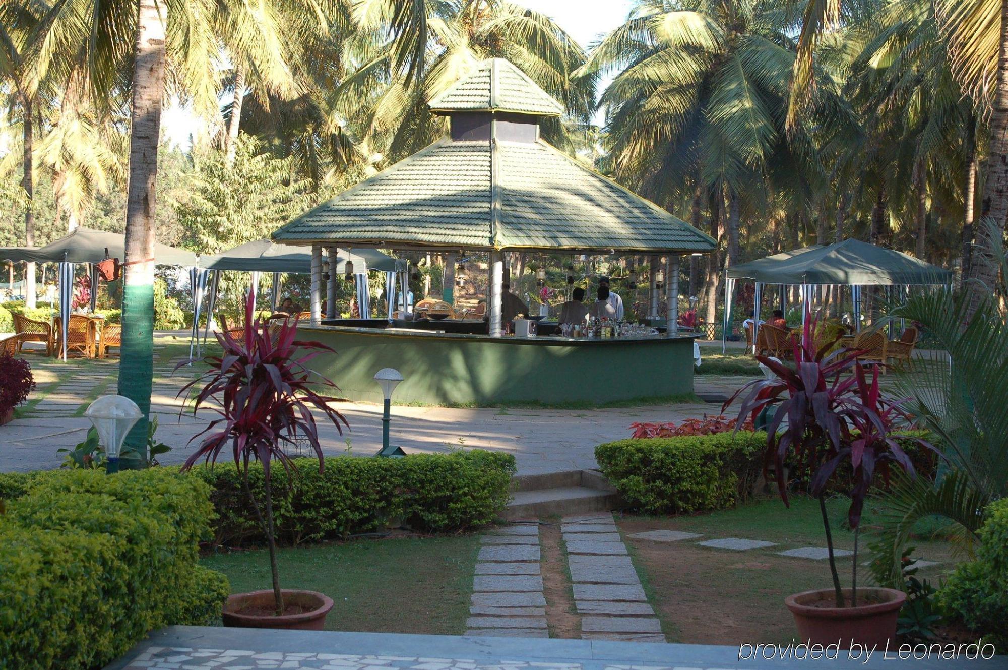 Royal Orchid Resort & Convention Centre, Yelahanka Bangalore Exterior foto