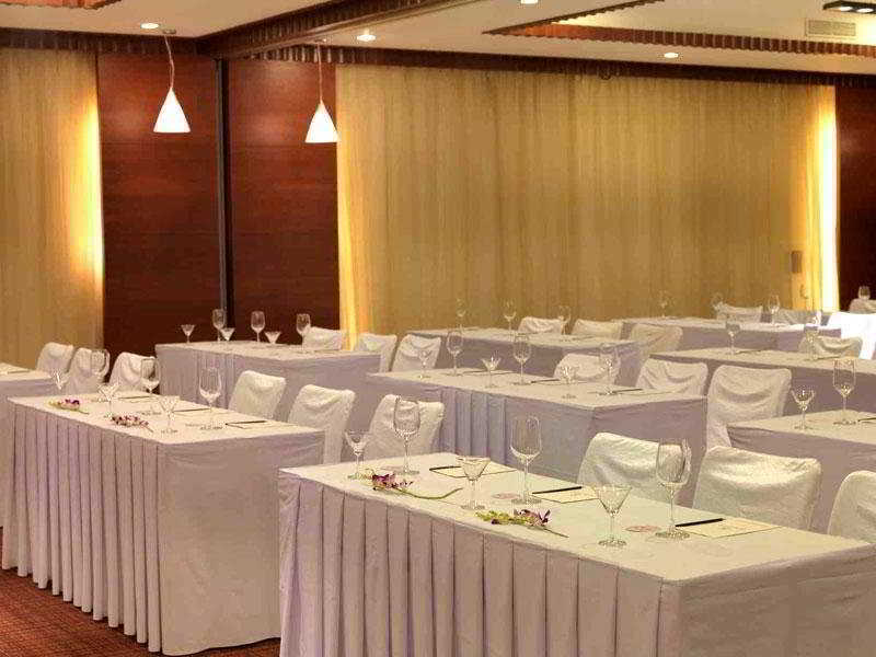 Royal Orchid Resort & Convention Centre, Yelahanka Bangalore Exterior foto
