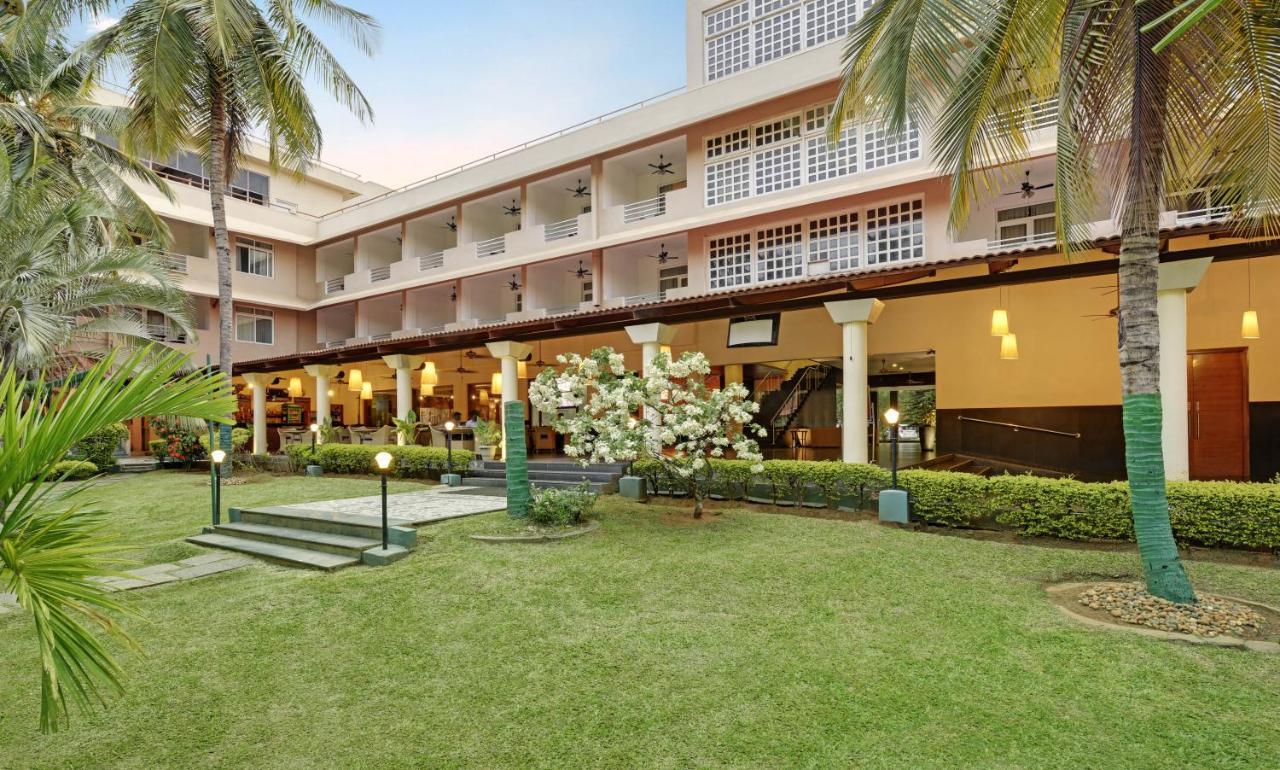 Royal Orchid Resort & Convention Centre, Yelahanka Bangalore Exterior foto